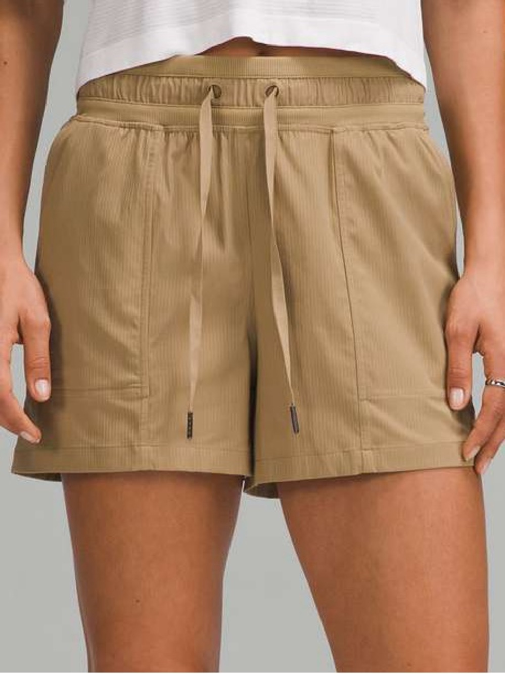 Lululemon Dance Studio High Rise Shorts in Tan Size 6